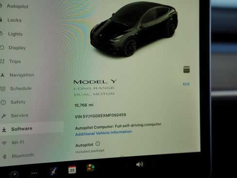 Used 2021 Tesla Model Y Long Range image 26