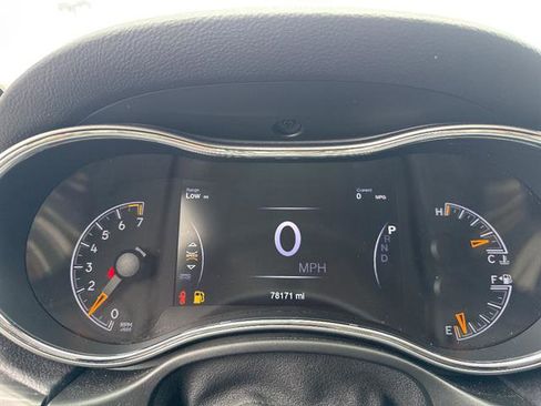Used 2019 Jeep Grand Cherokee Laredo image 11