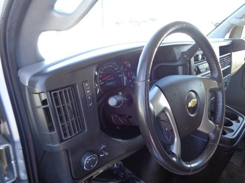 Used 2017 Chevrolet Express 3500 LT w/ LT Preferred Equipment Group RWD image 11