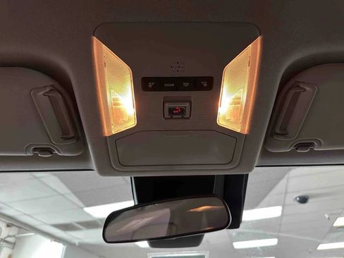 Used 2020 Toyota RAV4 XLE w/ XLE Grade Weather Package FWD image 4