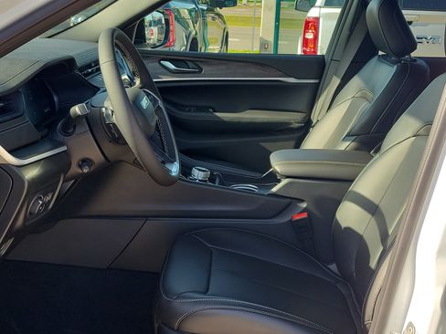 New 2026 Jeep Grand Cherokee L Limited image 18