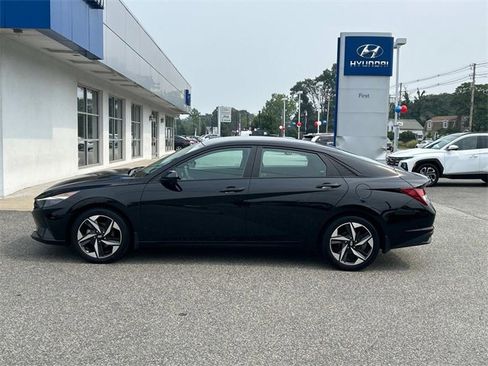 Used 2023 Hyundai Elantra SEL w/ Convenience Package image 6