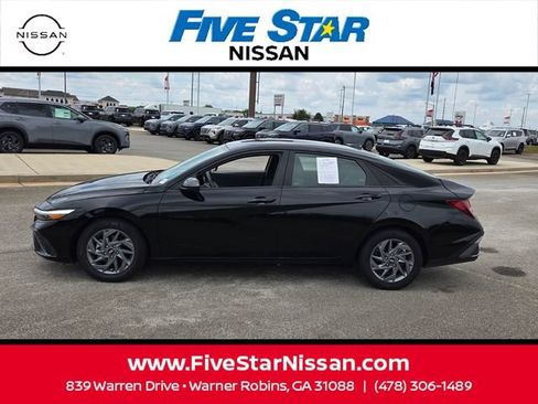 Used 2024 Hyundai Elantra SEL FWD image 4