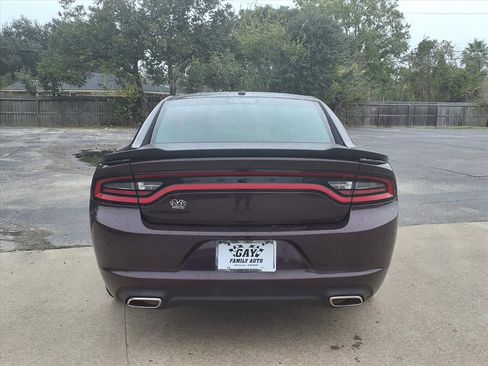 Used 2020 Dodge Charger SXT w/ Blacktop Package image 18