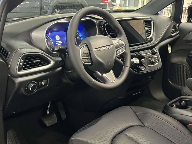 New 2027 Chrysler Pacifica Select FWD image 9