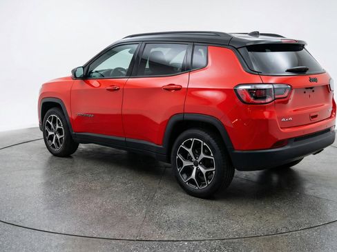 Used 2025 Jeep Compass Limited image 6