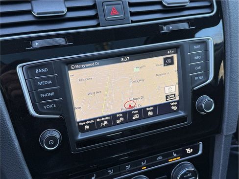 Used 2017 Volkswagen Golf S image 14