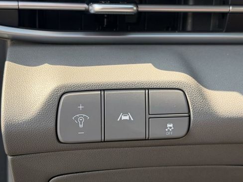 Used 2023 Hyundai Elantra SEL FWD image 17