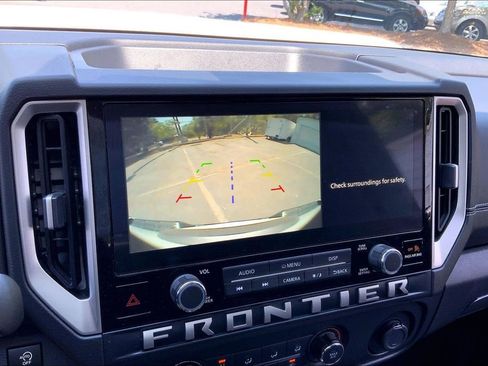 Used 2025 Nissan Frontier SV RWD image 11