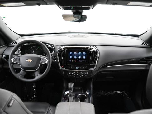 Used 2023 Chevrolet Traverse LT w/ LT Premium Package AWD/4WD image 14