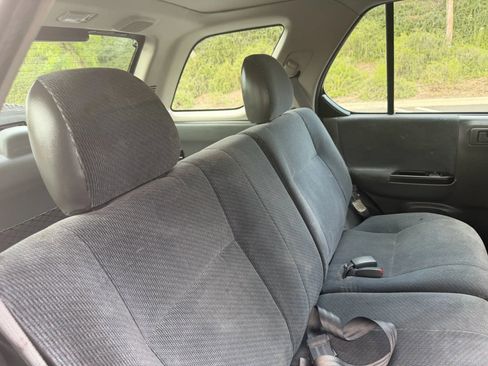 Used 2001 Honda Passport EX image 18