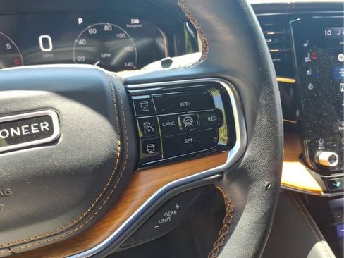 Used 2023 Jeep Grand Wagoneer L Series III AWD/4WD image 21