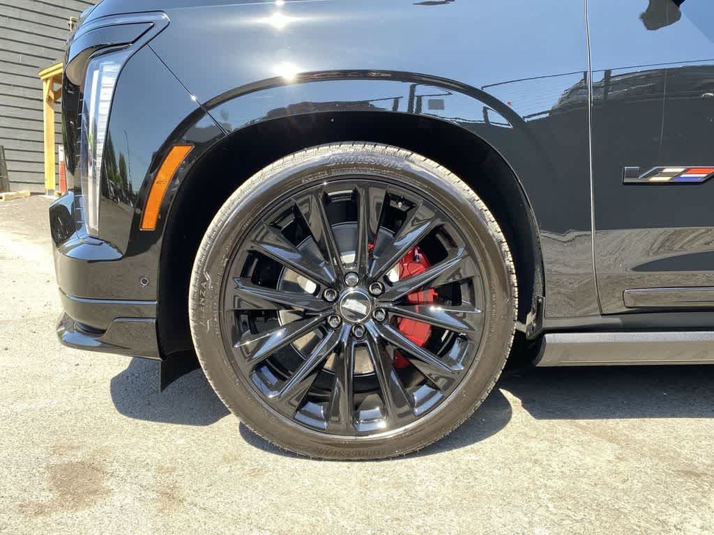 Certified 2026 Cadillac Escalade V w/ LPO, ONYX Package AWD/4WD image 11