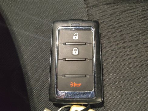 Used 2023 Jeep Grand Cherokee Laredo AWD/4WD image 32