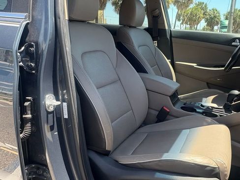 Used 2021 Hyundai Tucson Limited w/ Cargo Package FWD image 17