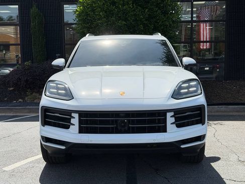 Used 2024 Porsche Cayenne S AWD/4WD image 3