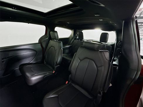 New 2026 Chrysler Pacifica Select image 23