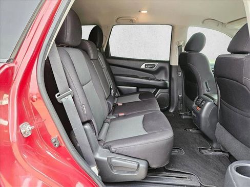 Used 2020 Nissan Pathfinder SV image 20