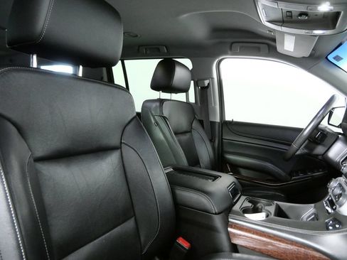 Used 2017 GMC Yukon XL SLT AWD/4WD image 13