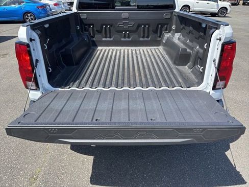 Used 2025 Chevrolet Colorado W/T RWD image 15