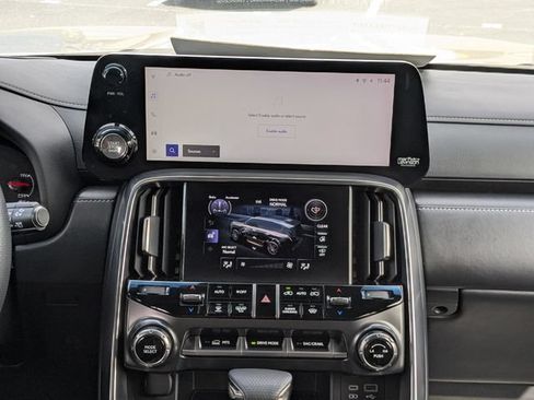 Used 2022 Lexus LX 600 F Sport w/ Accessory Package (Z1) AWD/4WD image 20