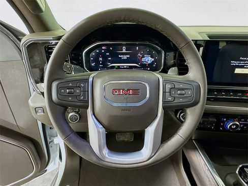 New 2026 GMC Sierra 1500 SLT image 6