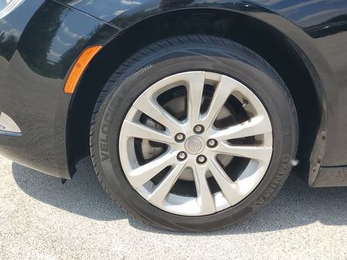 Used 2015 Chrysler 200 Limited w/ Convenience Group FWD image 7