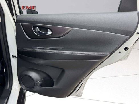 Used 2019 Nissan Rogue SV FWD image 49