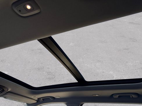 Used 2023 Jeep Grand Cherokee L Limited image 19