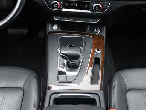 Used 2018 Audi Q5 2.0T Premium image 17