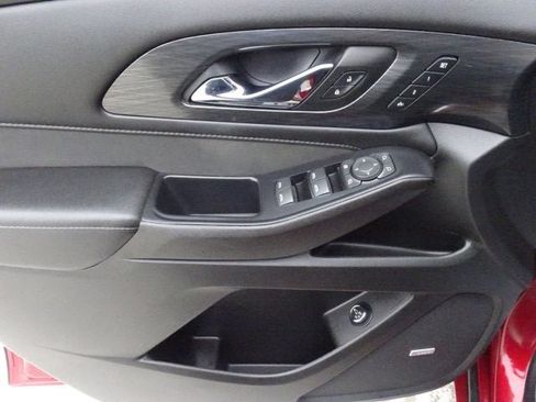 Used 2022 Chevrolet Traverse High Country FWD image 8