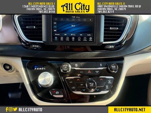 Used 2020 Chrysler Voyager Lxi image 16