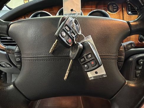Used 2005 Jaguar XK8 Coupe RWD image 36