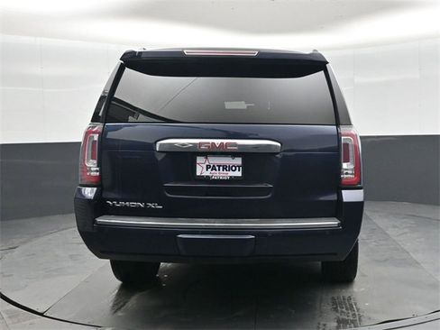 Used 2018 GMC Yukon XL Denali image 5