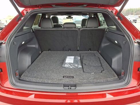 Used 2024 Volkswagen Atlas Cross Sport SE image 31