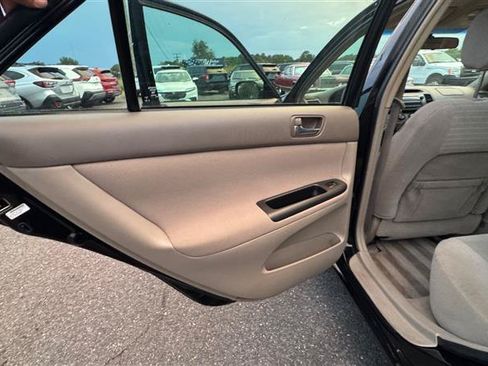 Used 2005 Toyota Camry LE FWD image 33