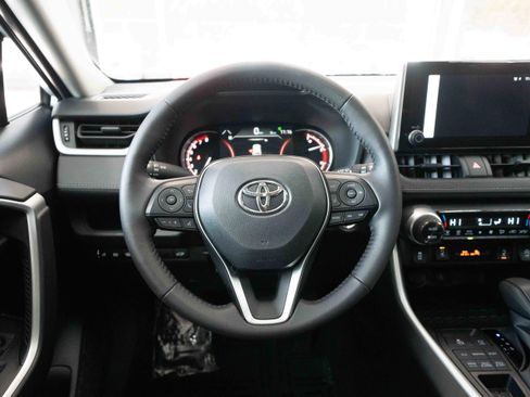 Used 2025 Toyota RAV4 XLE w/ Convenience Package image 21