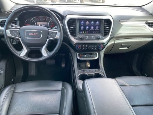 Used 2023 GMC Acadia SLT w/ Preferred Package FWD image 4