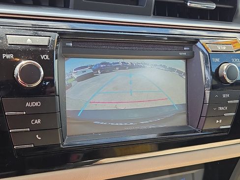 Used 2015 Toyota Corolla LE FWD image 20