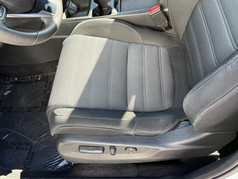 Used 2017 Honda CR-V EX image 17