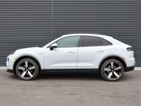 New 2026 Porsche Macan 4 Electric AWD/4WD image 2