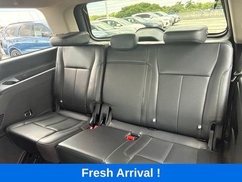 Used 2023 Ford Expedition XLT RWD image 4