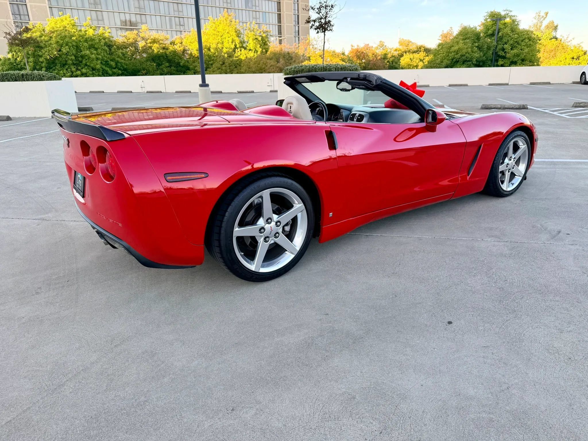 Used 2006 Chevrolet Corvette Convertible w/ Preferred Equipment Group RWD image 28