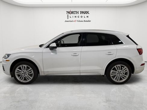 Used 2018 Audi Q5 2.0T Premium Plus w/ Premium Plus Package AWD/4WD image 2
