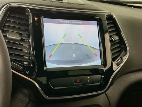 Used 2022 Jeep Cherokee Limited image 13