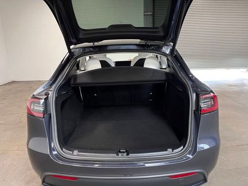 Used 2023 Tesla Model Y Performance AWD/4WD image 13