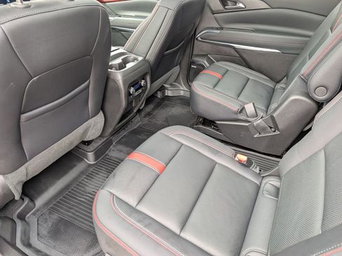 Used 2025 Chevrolet Traverse RS w/ LPO, Floor Liner Package image 16
