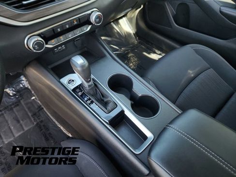 Used 2025 Nissan Altima 2.5 SV FWD image 19