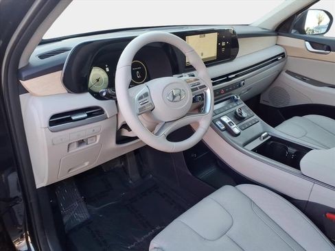 Used 2024 Hyundai Palisade Limited image 11