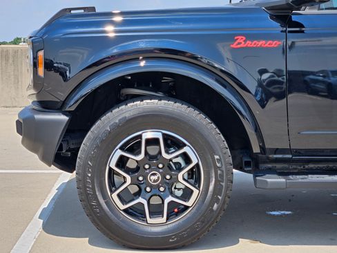 Used 2024 Ford Bronco Outer Banks AWD/4WD image 13